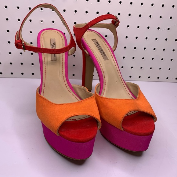 Zara Shoes - Zara Woman Tri-Color Pumps